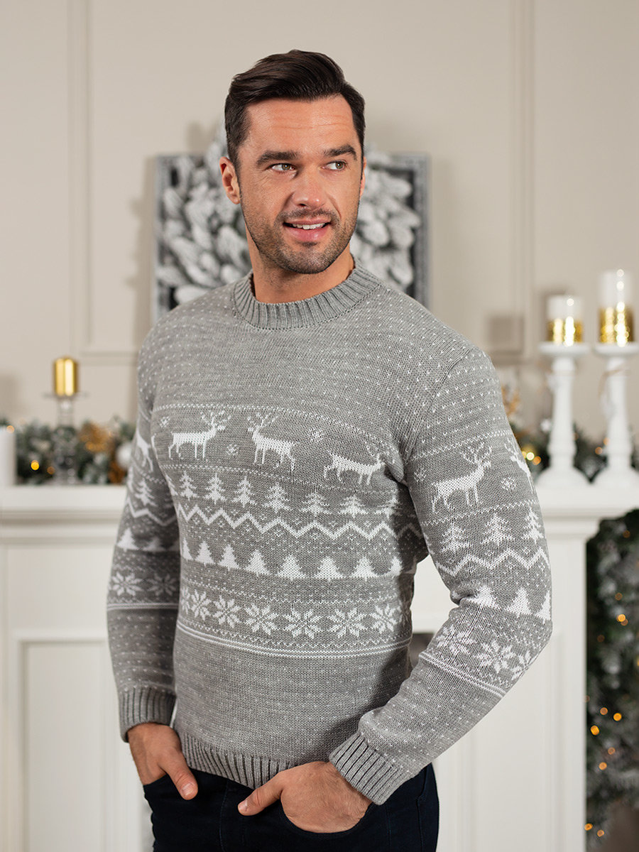 Czy pod sweter świąteczny zakłada się koszulę?