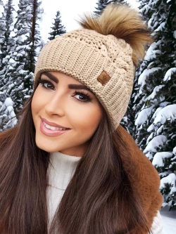 Damska czapka beżowa Olivia 007