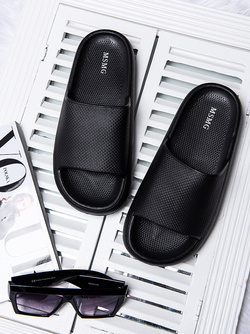 Damskie czarne klapki na grubej podeszwie DZ213