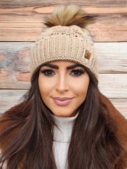 Damska czapka beżowa Olivia 007