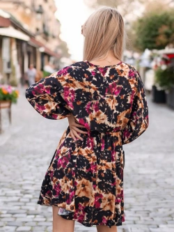 Krótka sukienka z bufiastymi rękawami Donna