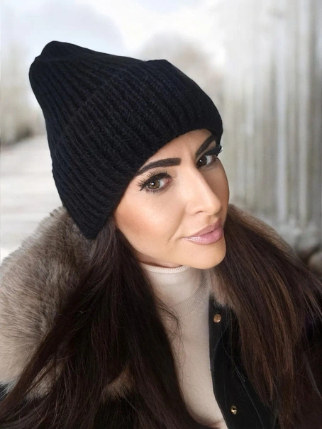 Damska czapka zimowa czarna Kristin 001