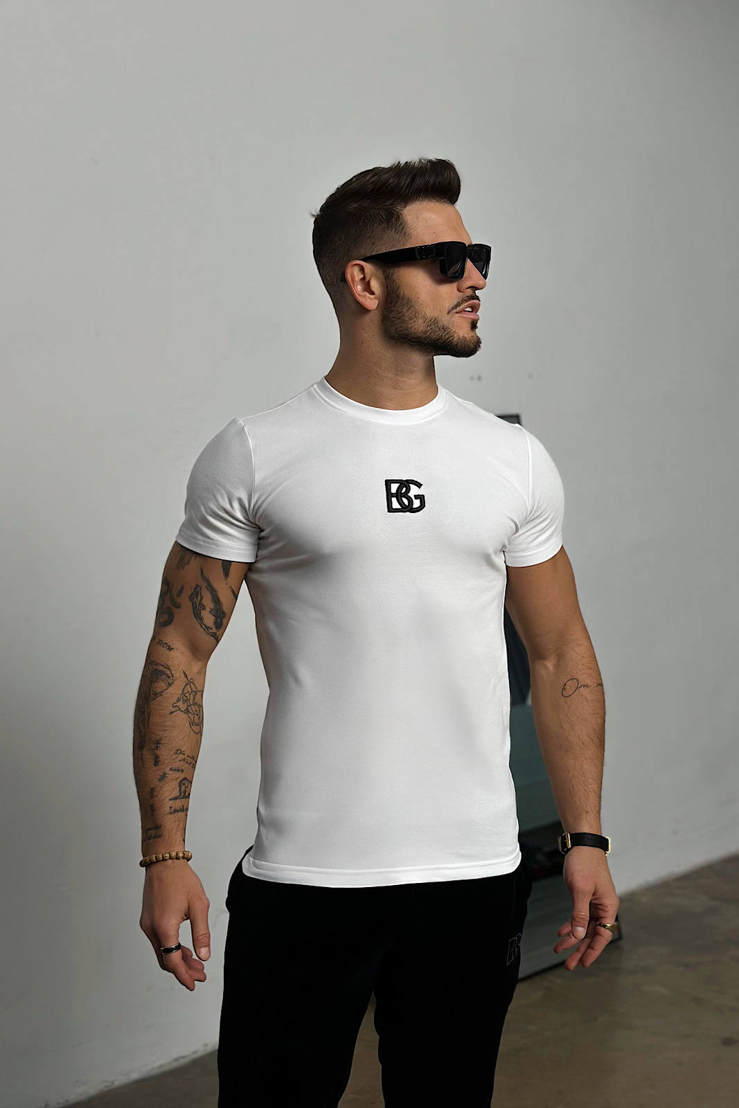 T-SHIRT MĘSKI BG SIGNATURE | BIAŁY - CZARNY