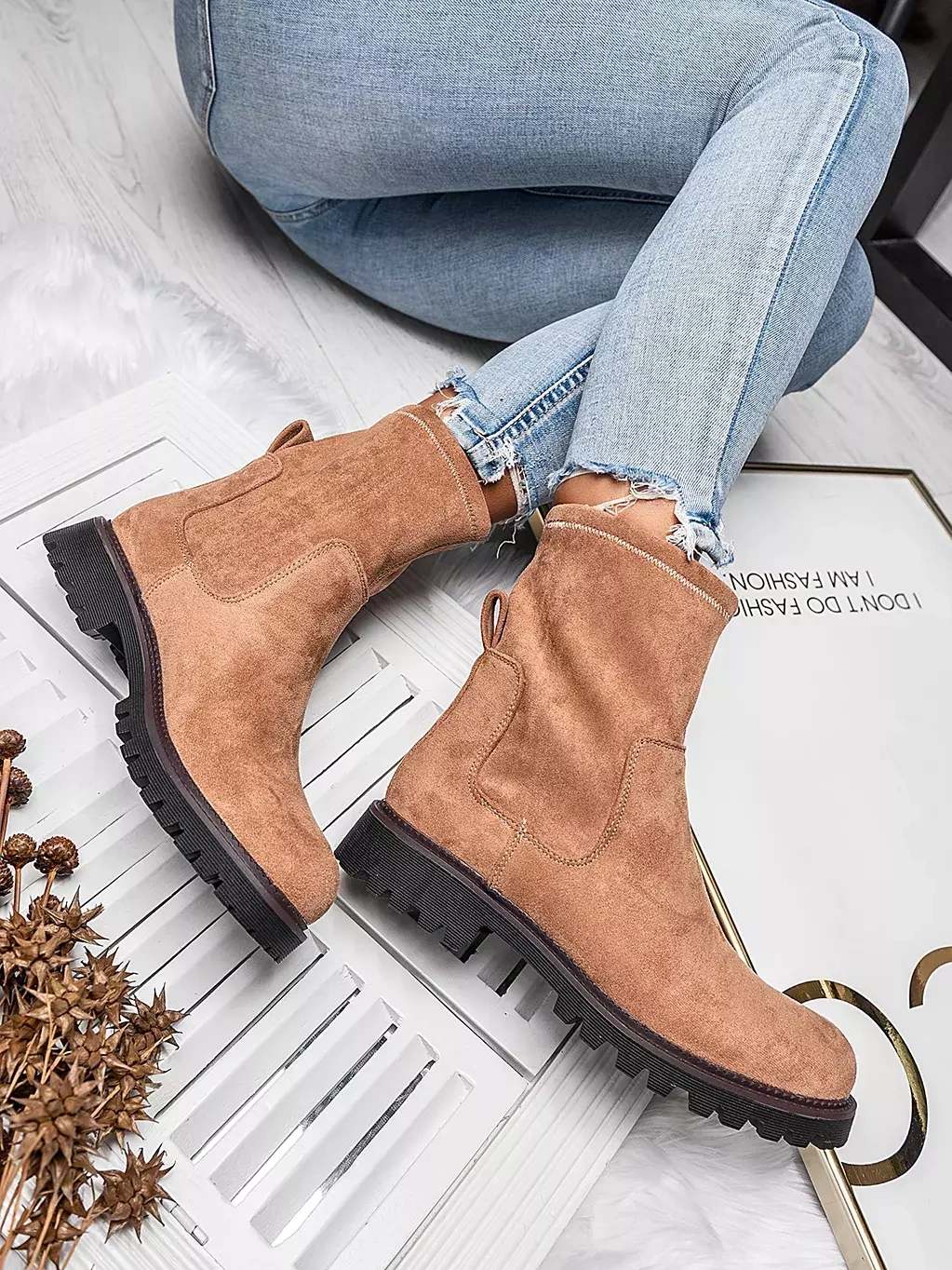 Damskie zamszowe botki camel A5300-37