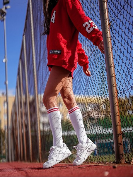 Podkolanówki ze ściągaczem w paski 0248.004, Kolor Biały/Czerwony, Rozmiar 37-41