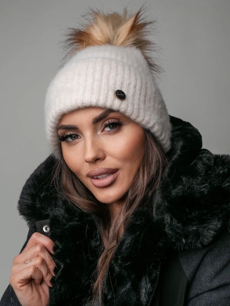 Damska czapka zimowa ecru Freya 010