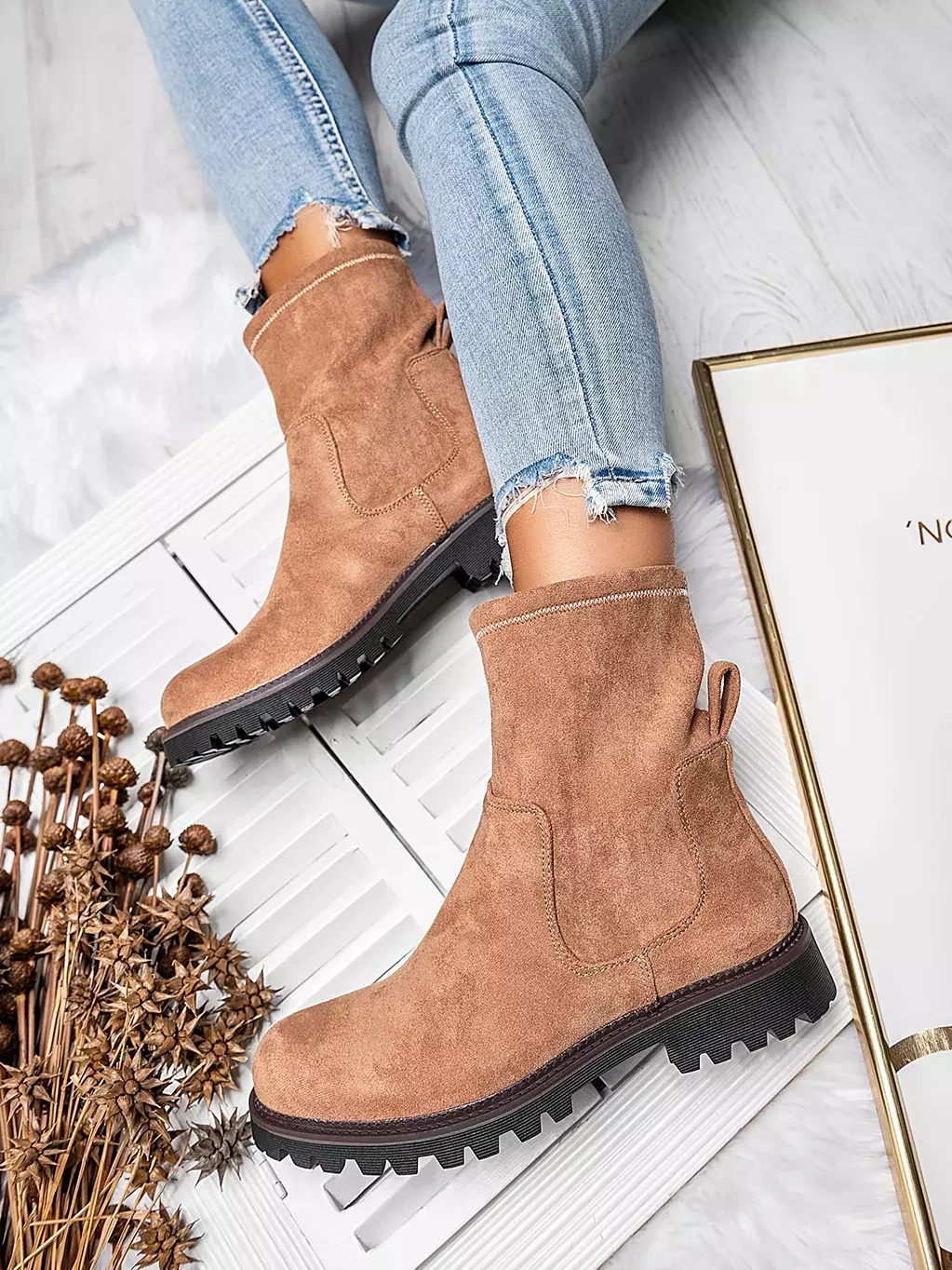 Damskie zamszowe botki camel A5300-37