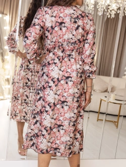 Wzorzysta sukienka midi z rozcięciem Jaga