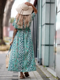 Długa wzorzysta sukienka z rozcięciem Etna