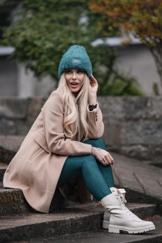 Damska czapka zimowa szmaragdowa Holly 003