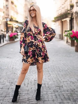 Krótka sukienka z bufiastymi rękawami Donna