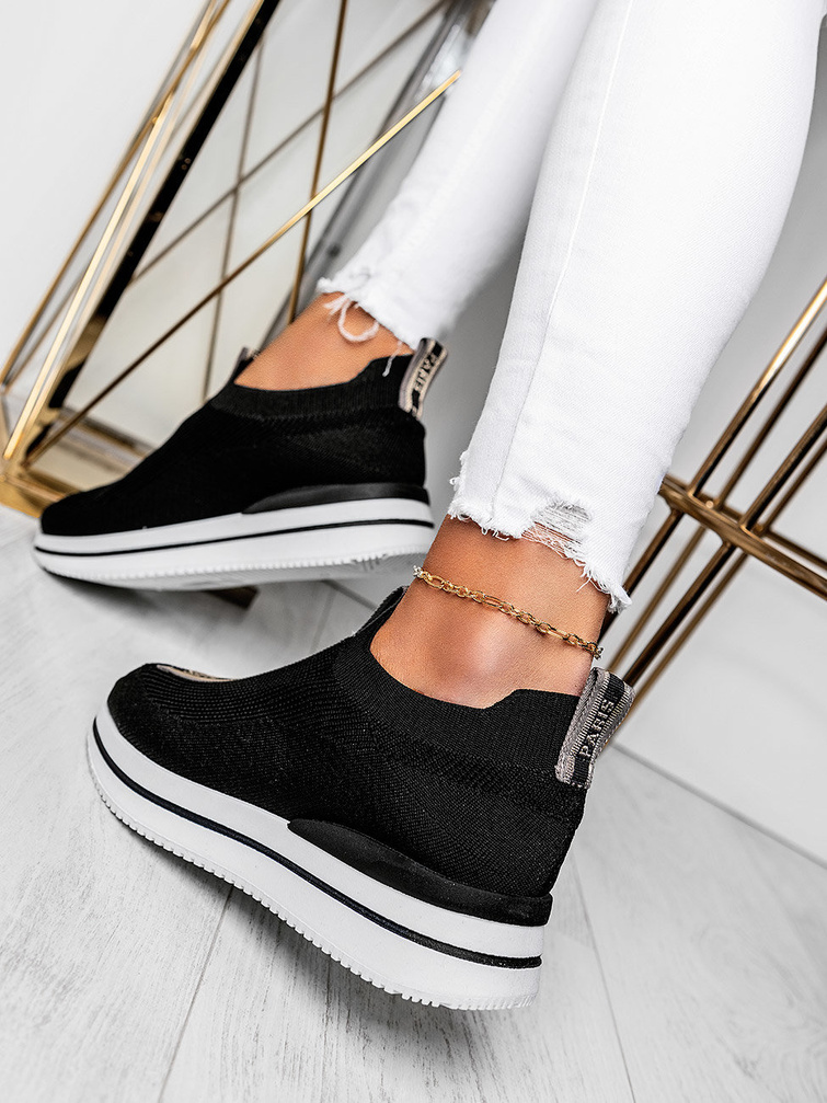 Damskie buty sportowe czarne na platformie JHY256